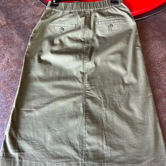 Olive green utility skirt by Uniqlo. Cotton/spandex 26-27” waist. - Picture 2 of 3